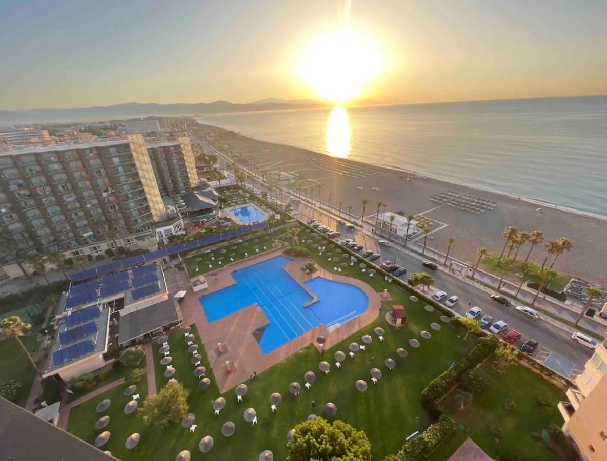 Playamar Waterfront Exclusive Apartment And Views Tower 2 Fl 14 Торремолинос Экстерьер фото