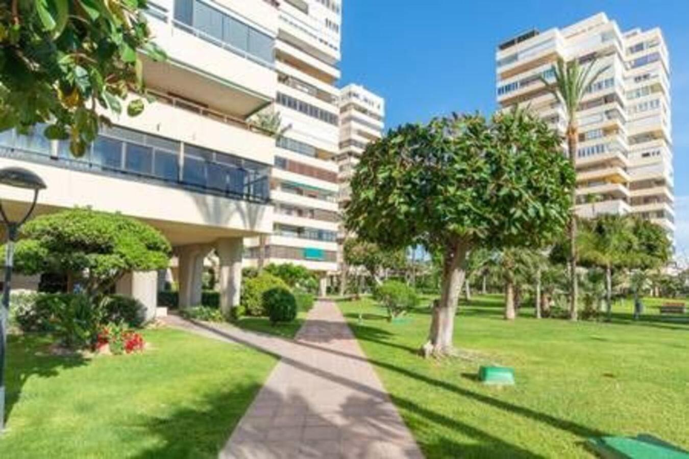 Playamar Waterfront Exclusive Apartment And Views Tower 2 Fl 14 Торремолинос Экстерьер фото