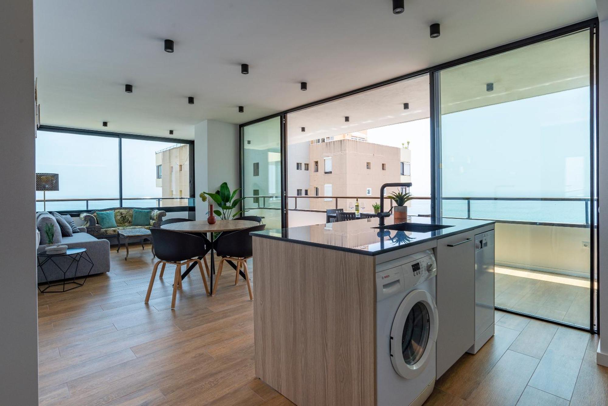 Playamar Waterfront Exclusive Apartment And Views Tower 2 Fl 14 Торремолинос Экстерьер фото